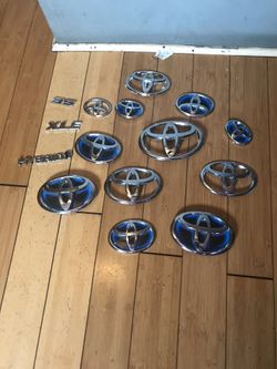 Logos de Toyota.