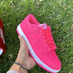 Nike dunk low Hyper pink Size 5.5W-6W-6.5W-10W