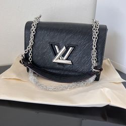 Lululemon Belt bag 1L Black/Gold NEW for Sale in Miami, FL - OfferUp