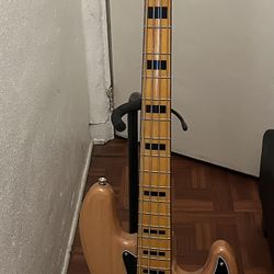Squier 70s Jazz bass 