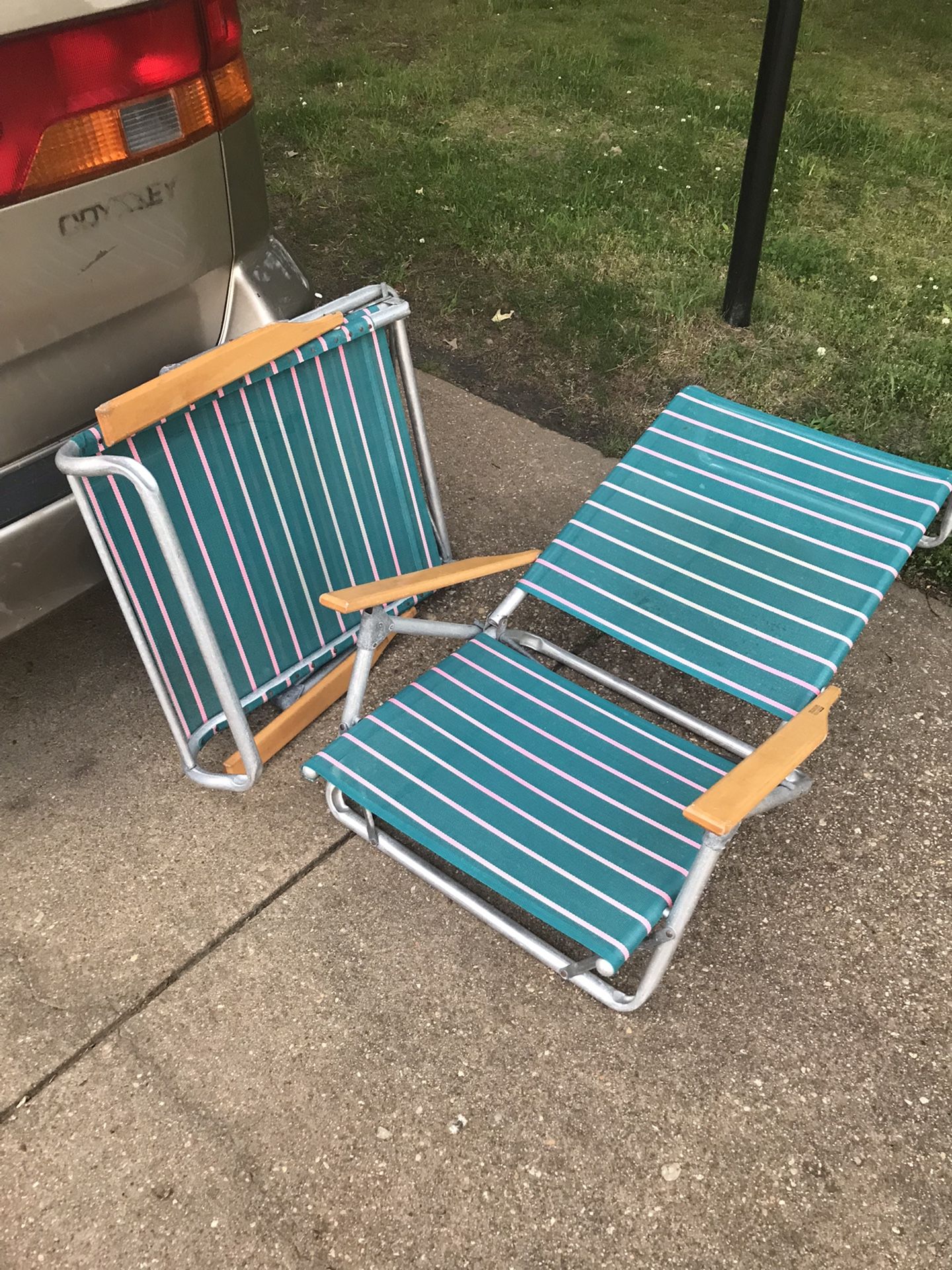 Set Of Nice Reclining Beach Chairs Only $40 For All Firm