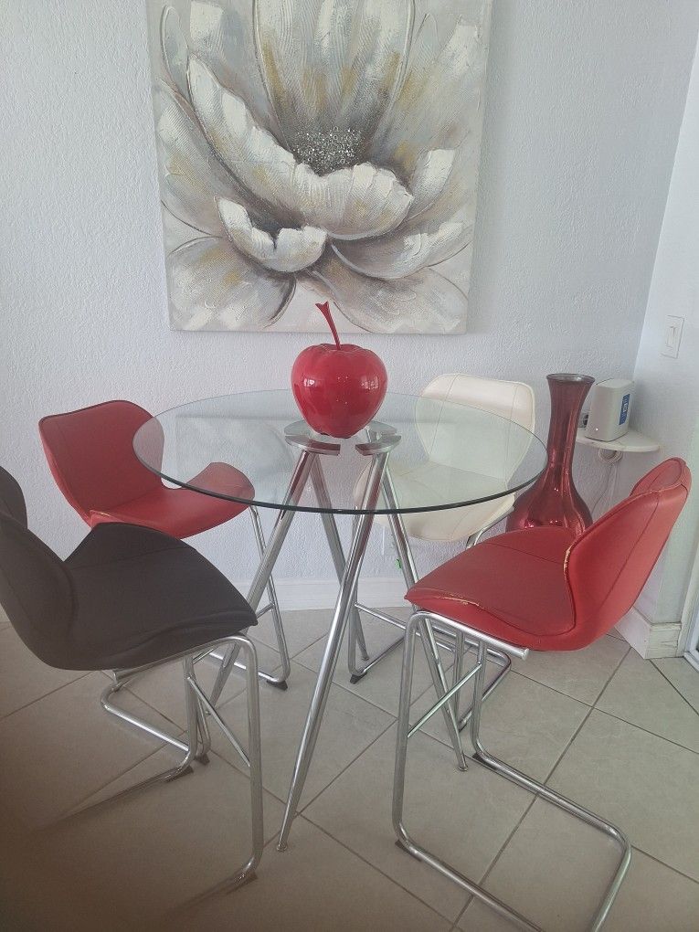 Table Glass 4 Chairs