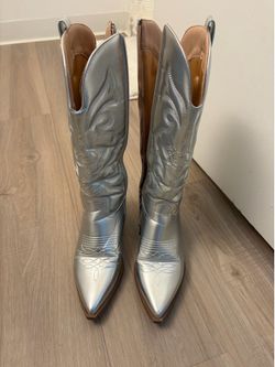 COWBOY BOOTS