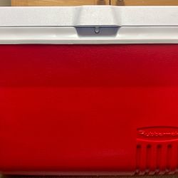 Large Cooler- Rubbermaid 