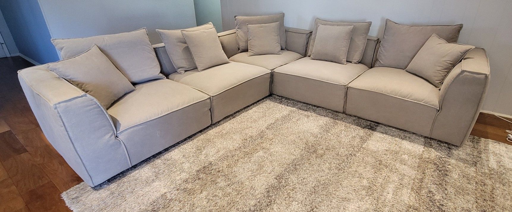 Sectional Sofa/Couch