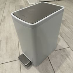 Kohler Small Step Trash Can - 1.6 Gallon/6-Liter, Stainless and White