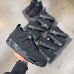 Jordan 4’s Black Cats 