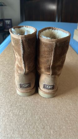 Ugg Classic Short Boot Size 7