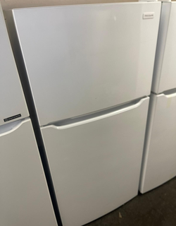 Frigidaire Top Freezer Fridge – White, EvenTemp, Clean