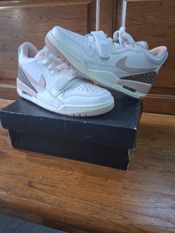 Jordan legacy size 6.5Women