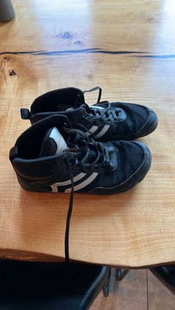 Wrestling shoes