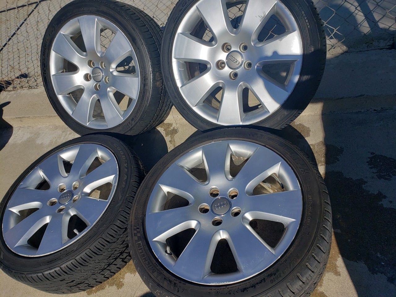 AUDI 18"INCH WHEELS WITH 235/40/18 TIRES AND TPMS AIR SENSORS