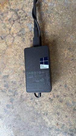 Genuine HP 90W AC power adapter for HP laptops. Good working condition. Great replacement or backup charger.