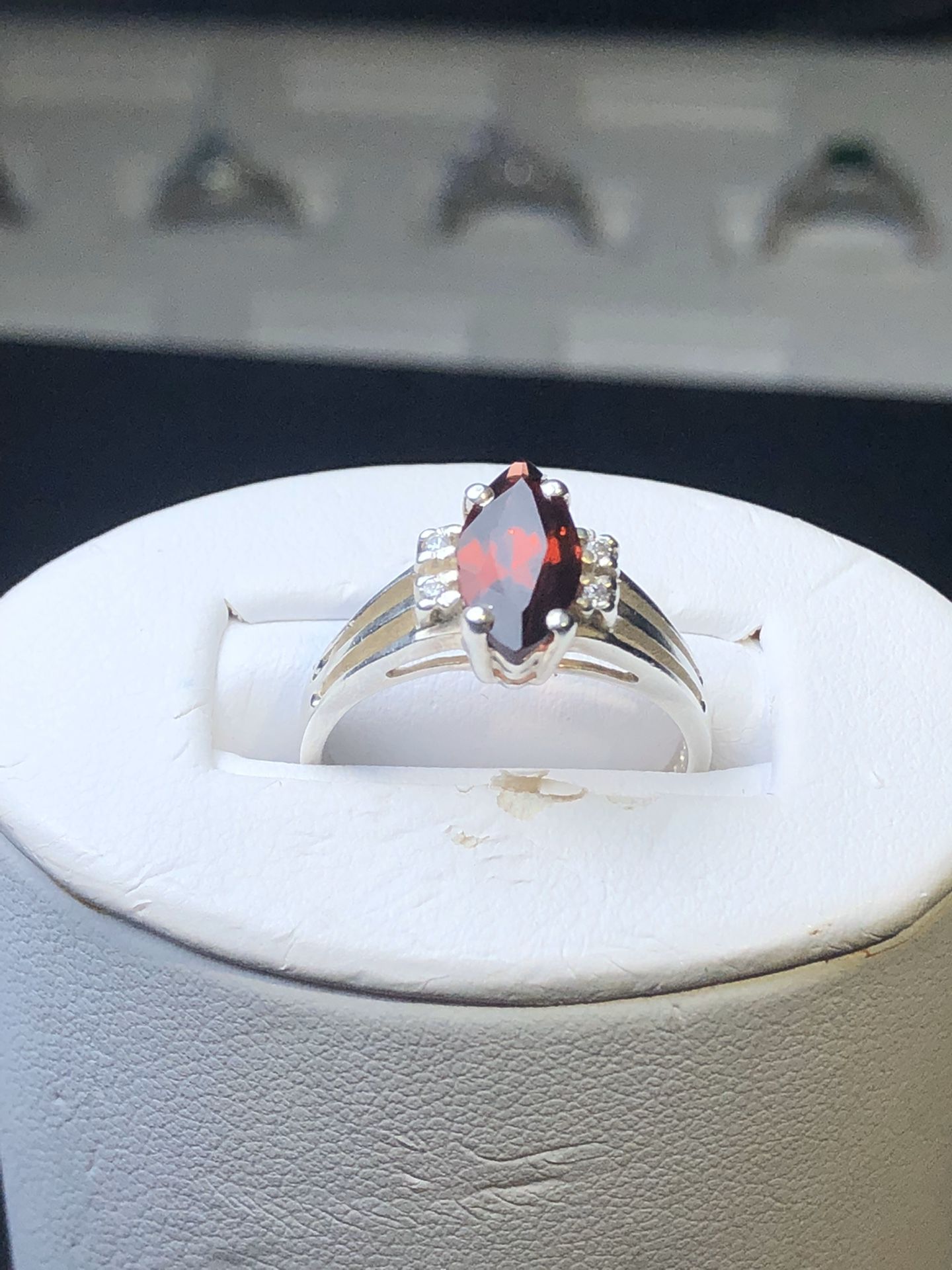 Red stone 925 sterling silver ring size 6