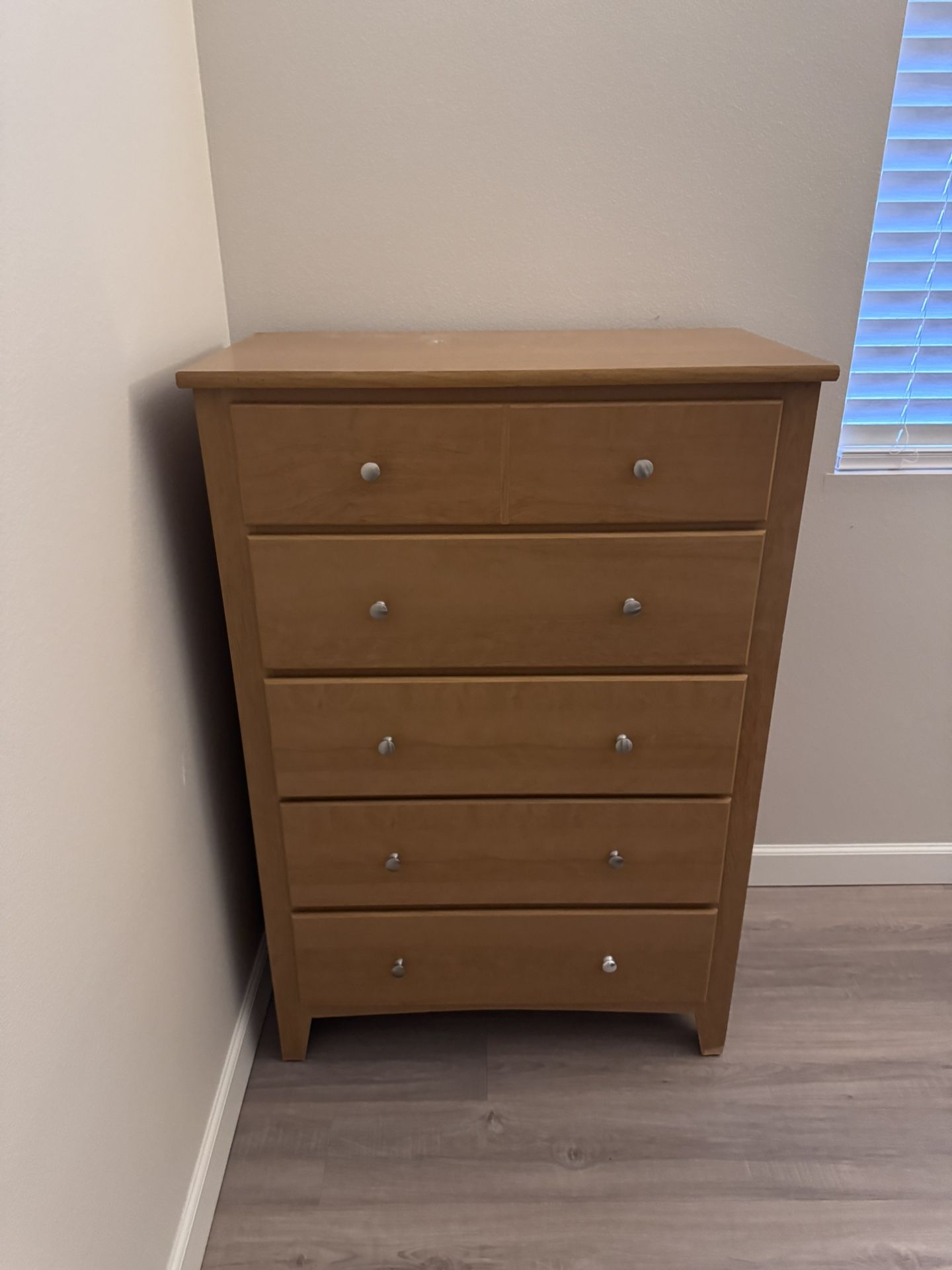 Solid Wood 6-Drawer Dresser – 47x32x18