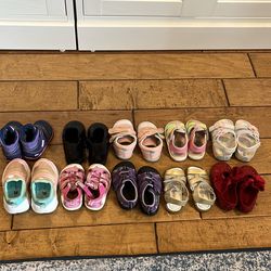 Toddlers 4T and 5T shoe bundle