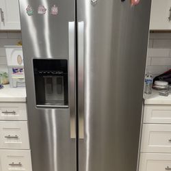 Whirlpool Side by Side Refrigerator with Water/Ice Dispenser 