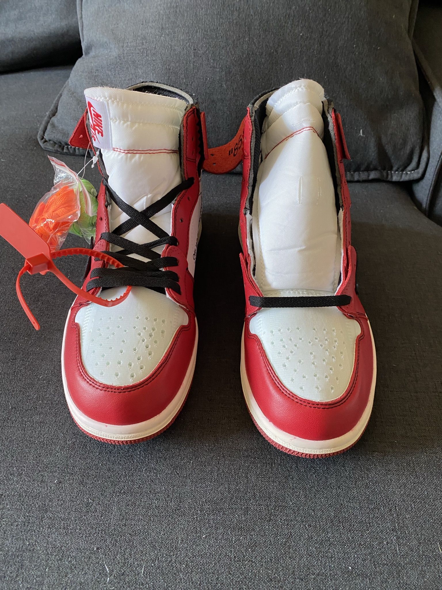 Air Jordan 1 Chicago Off Whites