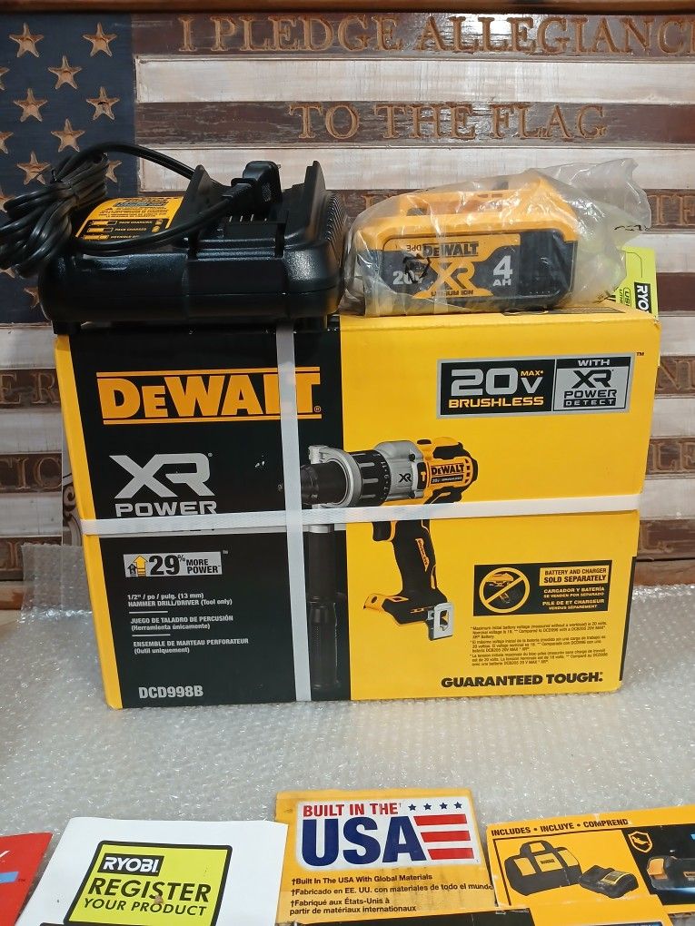 NEW DEWALT 20V XR 1/2 HAMMER DRILL DRIVER TOOL KIT