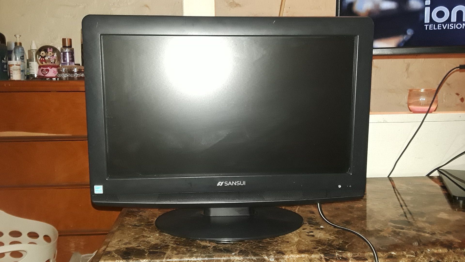 Sansui LCD 19in Tv