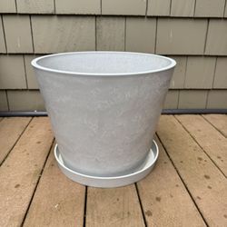 Big Gray / White Indoor or Outdoor Flower Pot