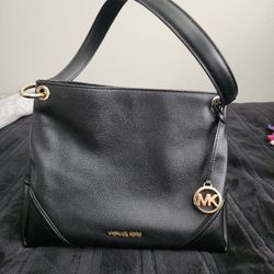 Michael Kors Nichole Mid Shouoder Hand Bag
