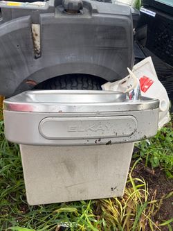 Stainless steal drinking fountain
