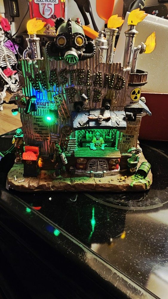 Lemax Spooky Town Wasteland Pub