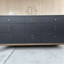 Gorgeous Mid Century dresser,console or credenza 