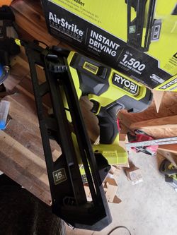 15-Gauge 34° Angled Finish Nailer (Tool Only)