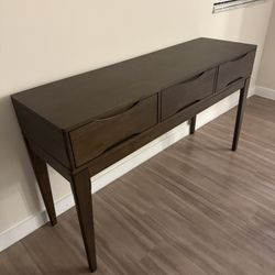 ALMOST NEW - Sideboard Table 