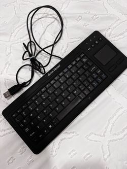 Gear Head Compact USB Keyboard with Touchpad