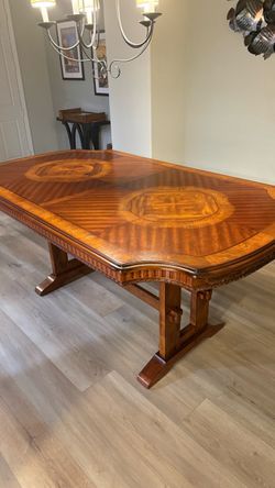 Dinning room table