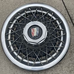 Set Of Four Locking Buick Hubcaps