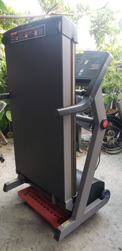 Fully Functional Reebok RX 1000 Heavy Duty Treadmill With 10 Adjustable Power Inclined And 10 Speed Quick Setting With Heart Rate Monitor. for Sale