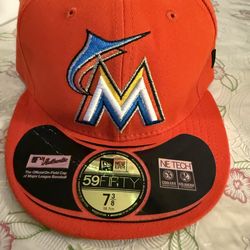 NWT MIAMI MARLINS NEW ERA 59FIFTY FITTED HAT 7 3/4 ORANGE