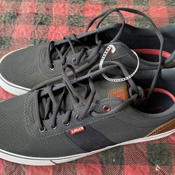Levis Shoes / Size 13