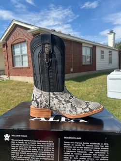 Genuine Python exotic western work wear boots size 8