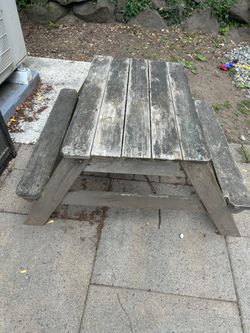 Kids picnic table