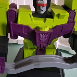 TRANSFORMERS DEVASTATOR 