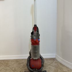Dyson Vacuum 