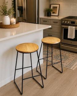 Set of 2 Modern Bar Stools – Wood & Metal