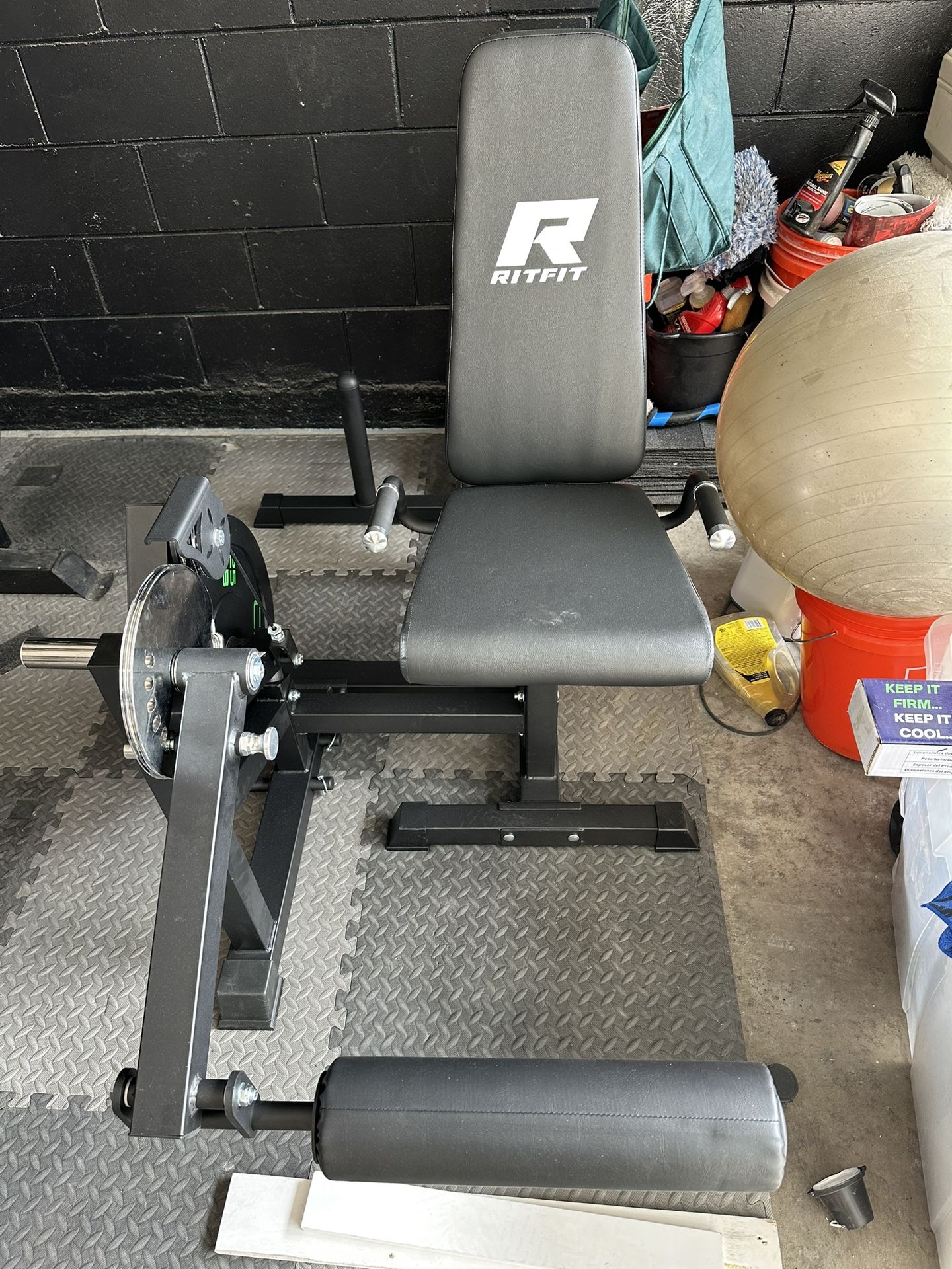 Leg Curl Machine