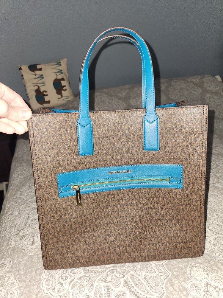 Brand New!! Michael Kors Tote Bag...With Tags 60$