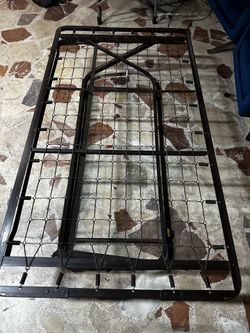 Trundle bed frame