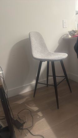 White barstools (set of 2)