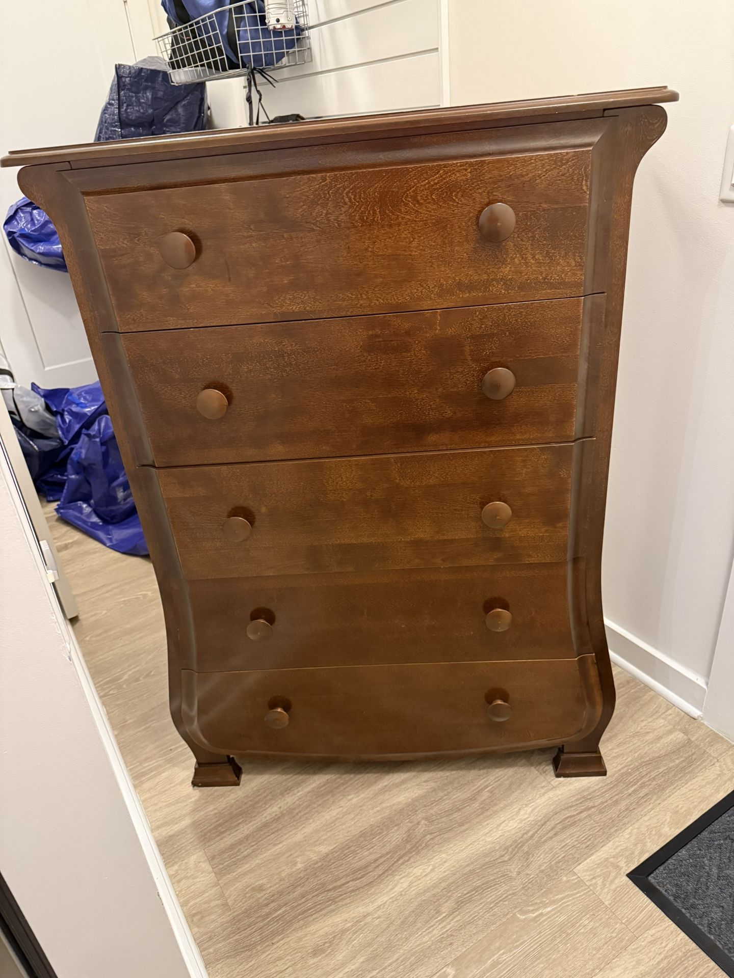 Dresser set