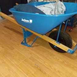 Vendo Una Carretilla Nueva Pagué 300 La Doy En 200 Está Nueva Tiene La Yanta Keno De Poncha Mi Número Es (contact info removed) Ernesto