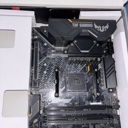 ASUS TUF Gaming X570-PLUS (Wi-Fi) motherboard.