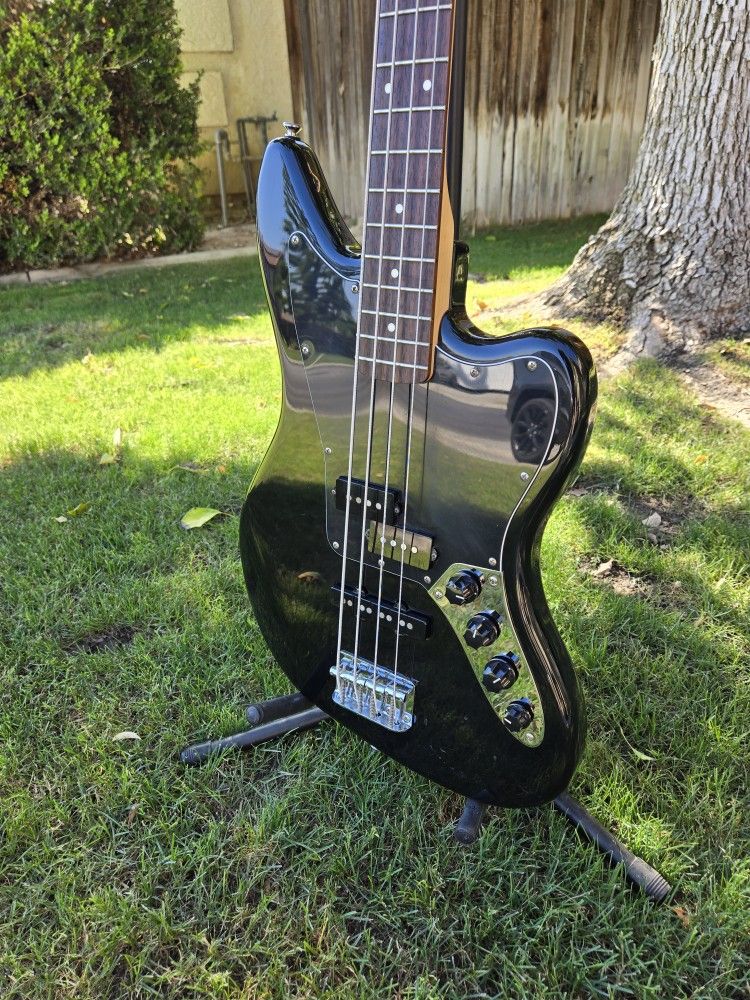 Fender Squier Vintage Modified Active Jaguar Bass